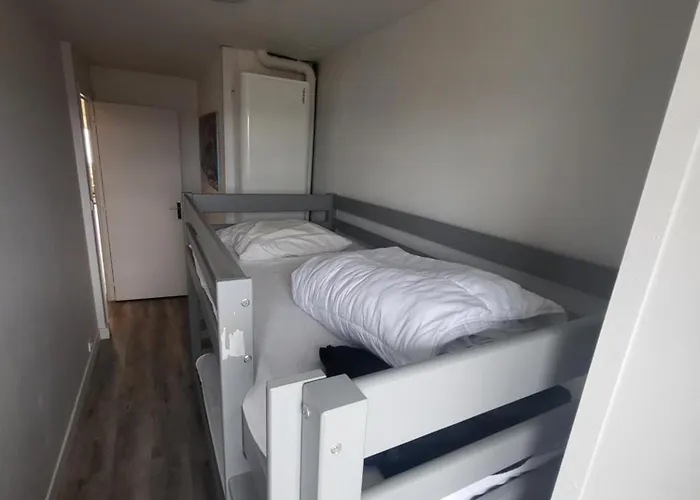 6 Pers Face 9e étage